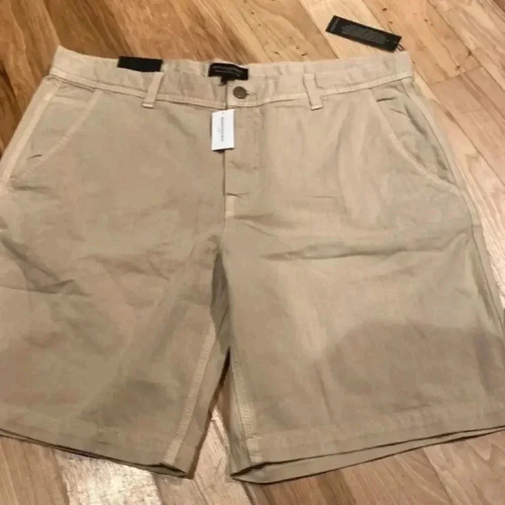 Banana Republic factory 8.5